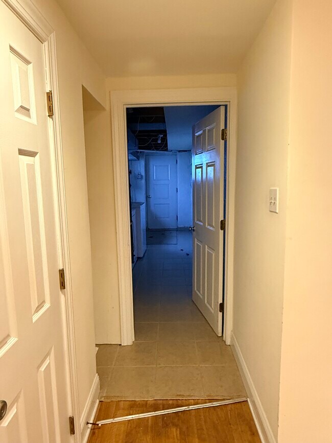 Building Photo - 3808 Ronnald Dr