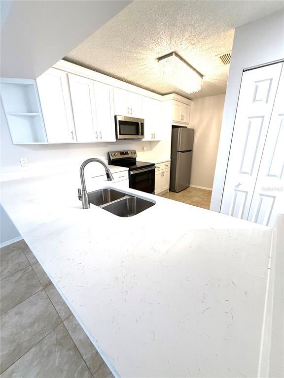 Building Photo - 604 Kenwick Cir
