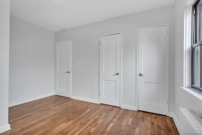 Building Photo - 105 Long Beach Rd