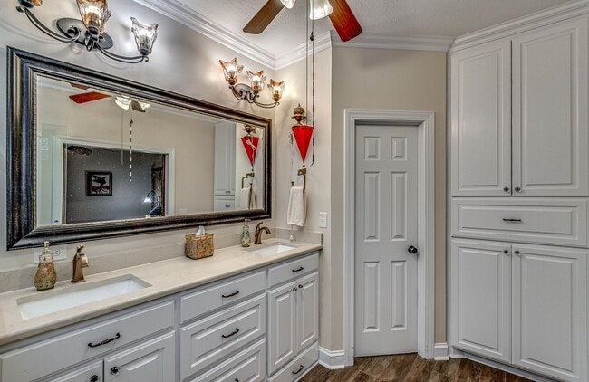 Building Photo - 4 Bed 3.5 bath Home in Ridgeland for Rent!!