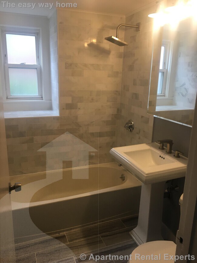 Building Photo - 22 Murdock St