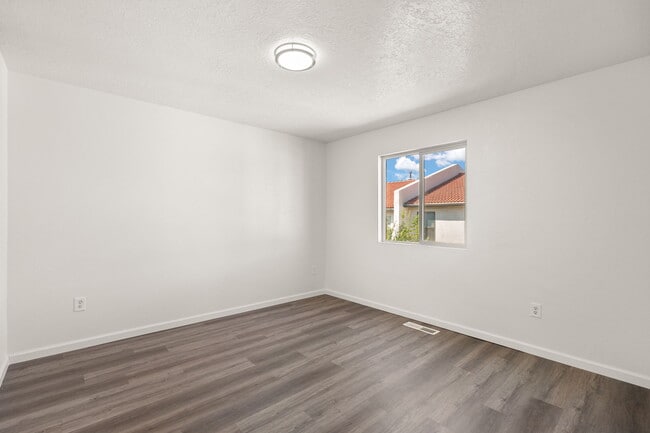 Building Photo - 2943 Quail Pointe Dr NW