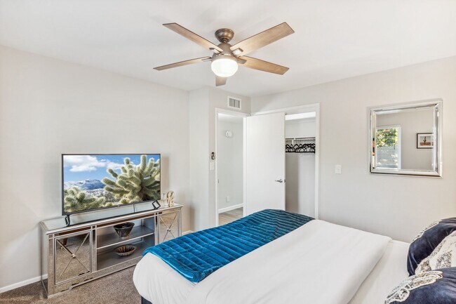 Building Photo - Updated Mesa Home w/ Community Pool/Spa & ...