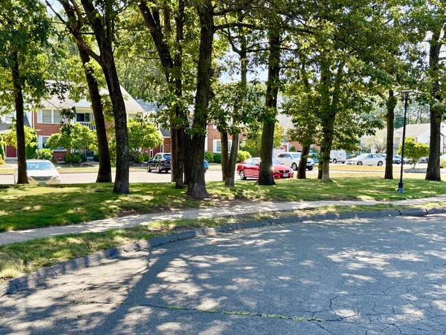 Building Photo - 9 Concorde Way