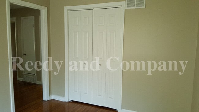 Building Photo - 4895 Quince Rd