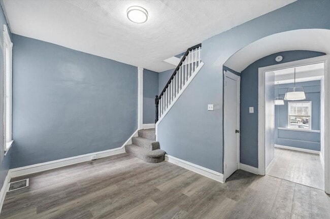 Building Photo - 1110 Morton Ave