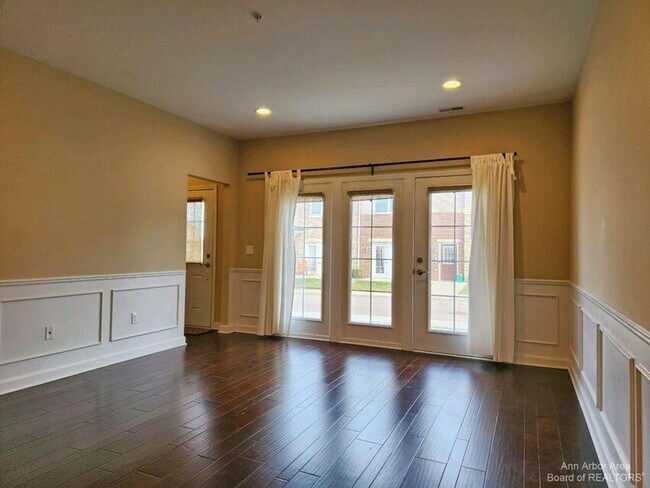 Building Photo - 5643 Arbor Chase Dr