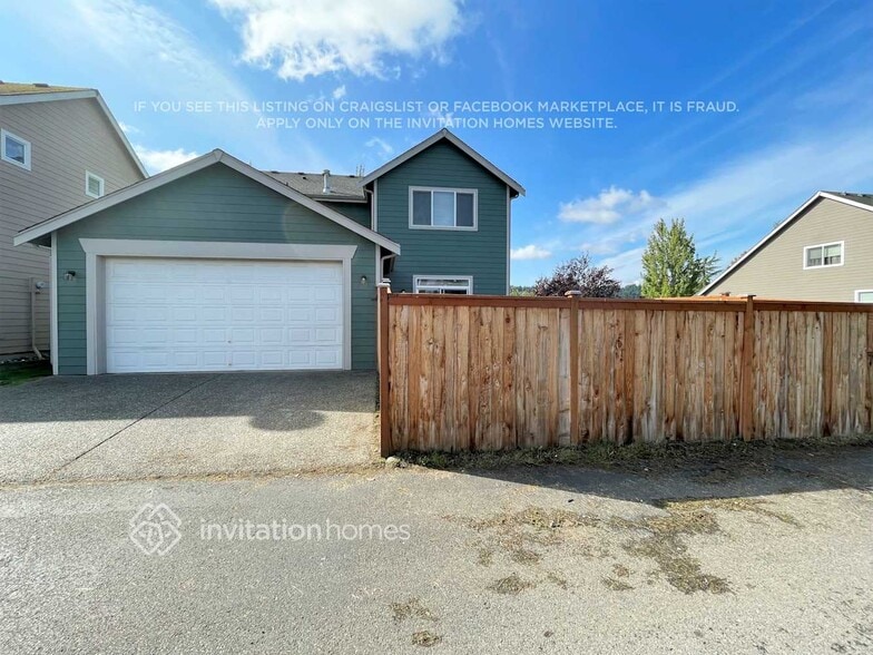 Building Photo - 301 Hawk Ave SW