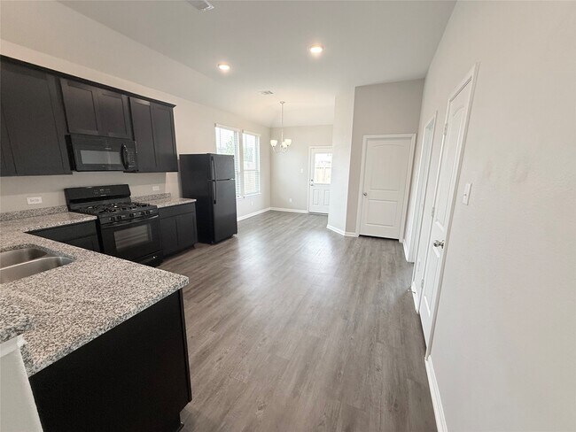 Building Photo - 14501 Sugar Pines Dr