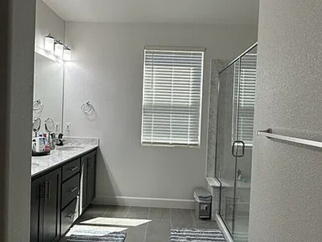 Building Photo - Beautiful Newer Pittsburg Home – 4 Bd, 3 Ba, close to BART Freeway and Shopping!