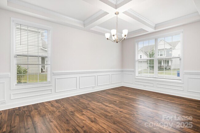 Building Photo - 1076 Thoroughbred Dr.