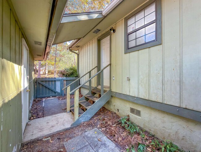 Building Photo - 2254 Tuscavilla Rd