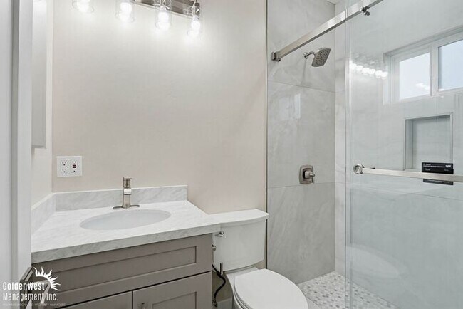 Building Photo - Beautifully Renovated 4Bdm 2Ba Home with Modern Finishes in San Diego!