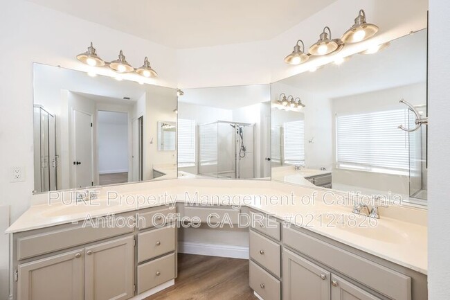 Building Photo - 2332 Weston Ct