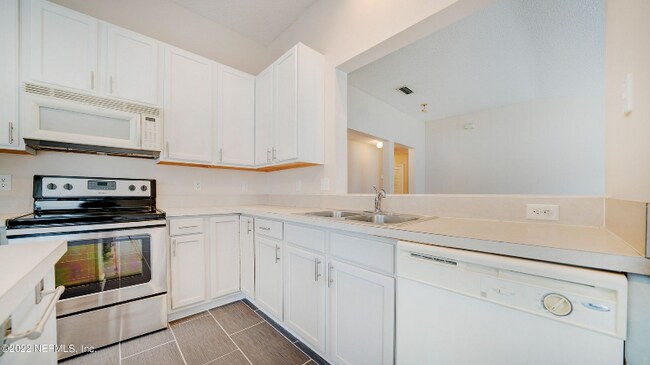 Building Photo - 346 Van Gogh Cir