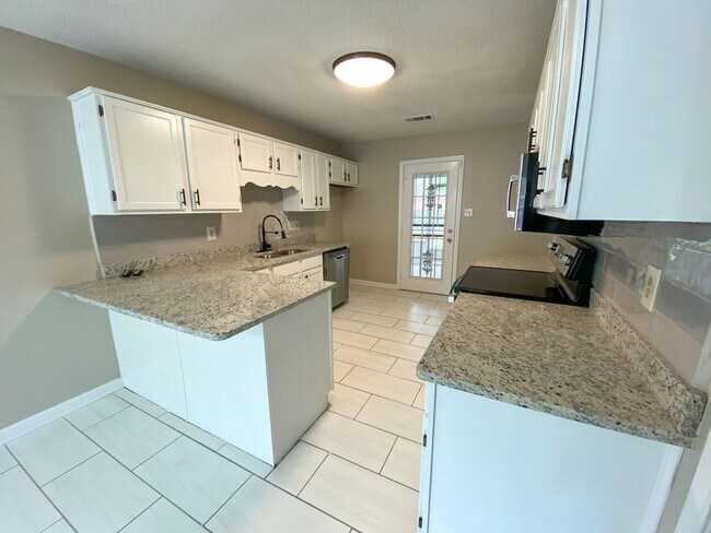 Building Photo - 3 bed, 2 bath in Millington