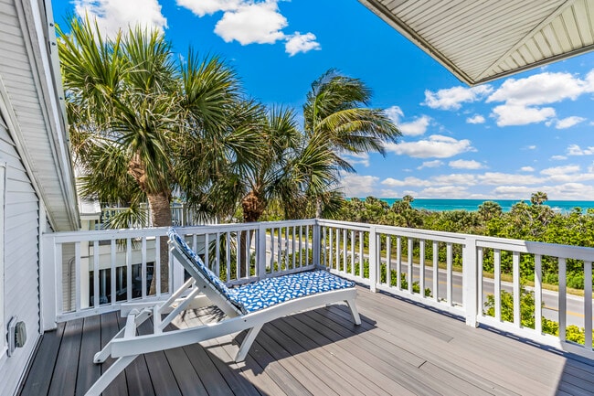 Building Photo - 786 Beach View Dr