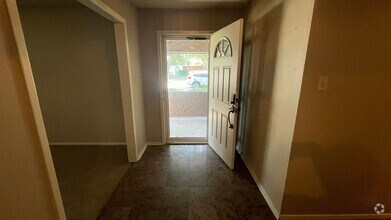 Building Photo - Very Nice Wedgwood Single Family Home