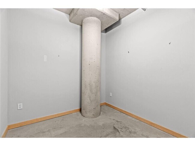 Building Photo - 720 N 4th St