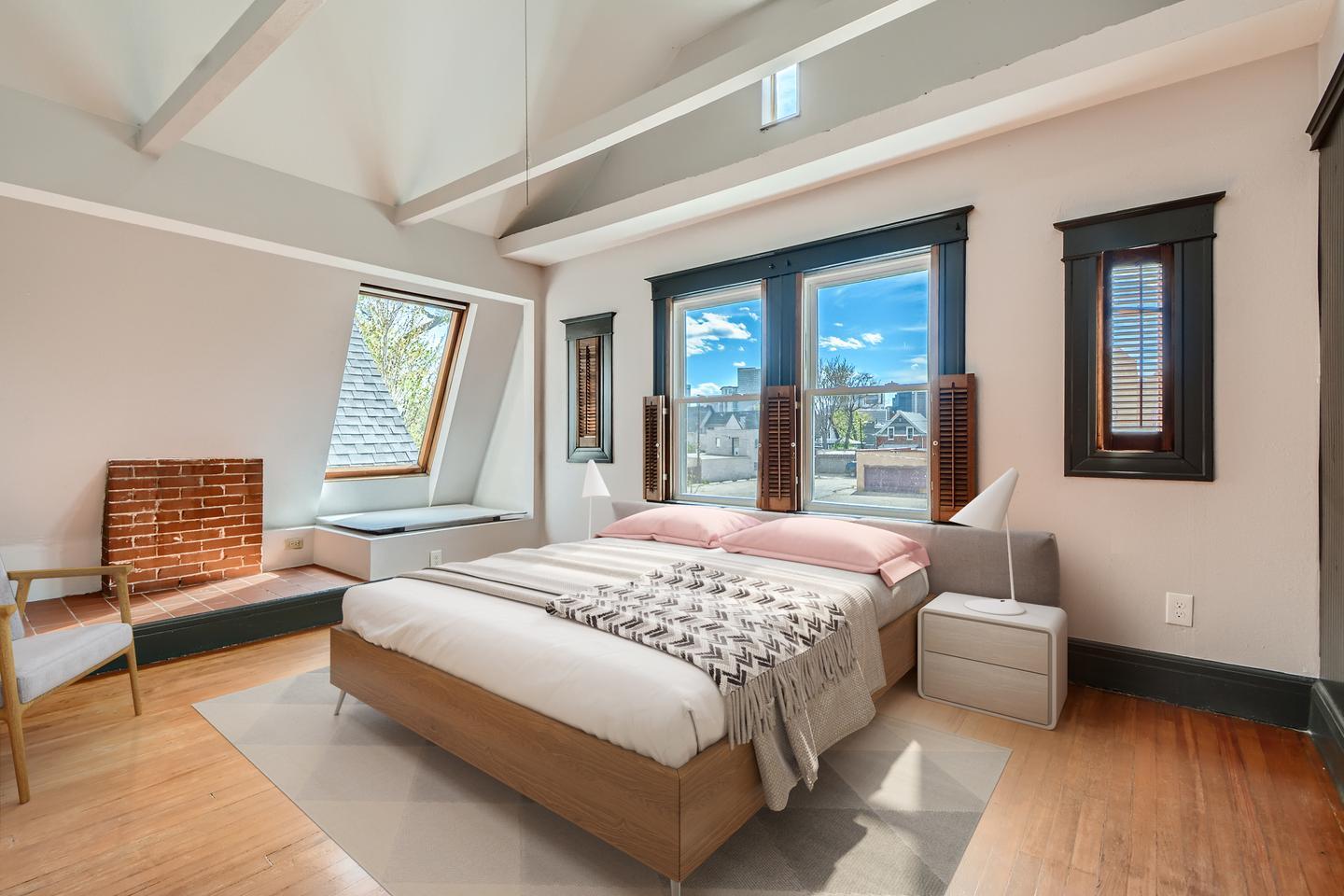 Building Photo - Charming Five Points home only blocks from downtown