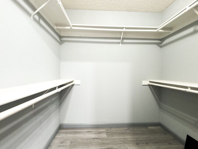 Building Photo - “Spacious 4-Bedroom, 2-Bathroom Home with Pool in Tamarack”