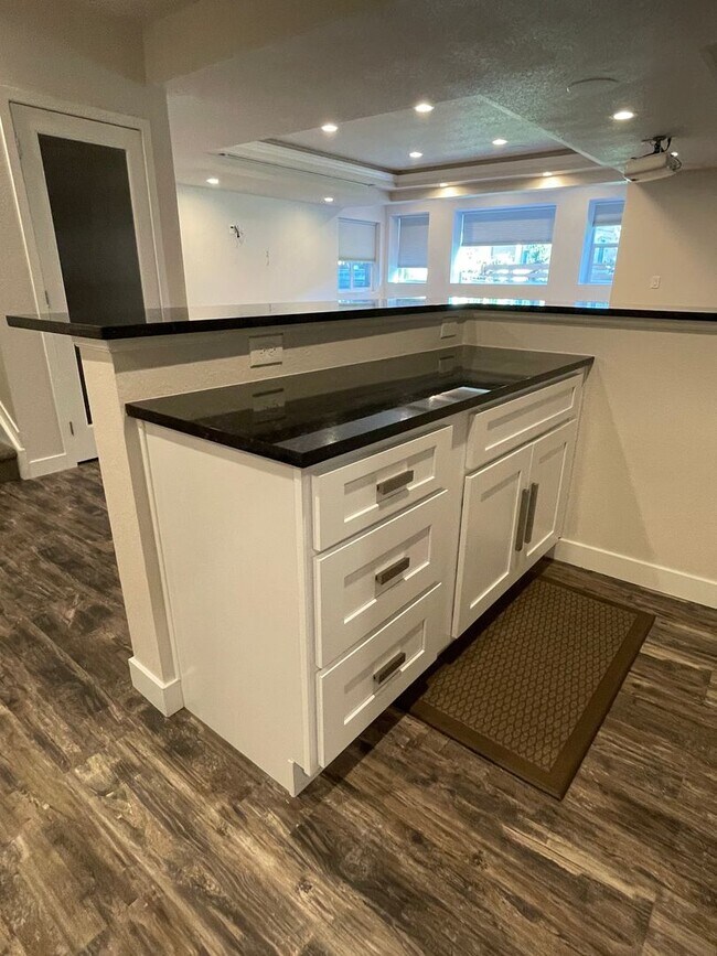 Building Photo - Gorgeous Colliers Hill Home