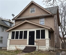 Building Photo - Charming 5-bedroom, 2-bathroom house locat...