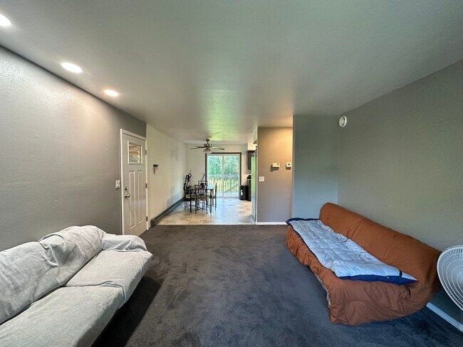 Building Photo - 863 Stol Dr