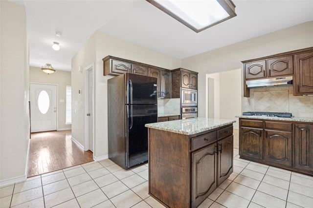 Building Photo - 5400 Vineyard Ln