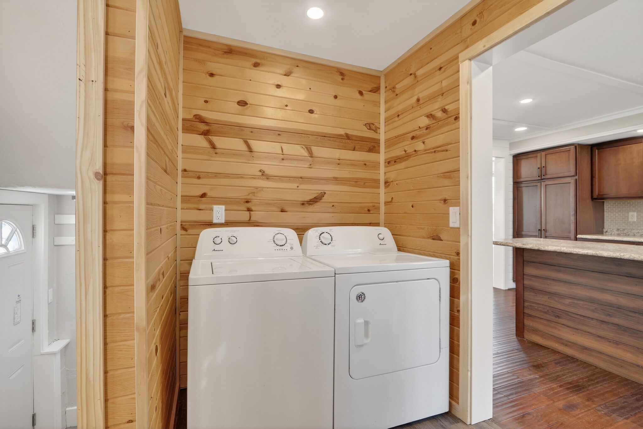 Building Photo - 428 W Delavan Dr