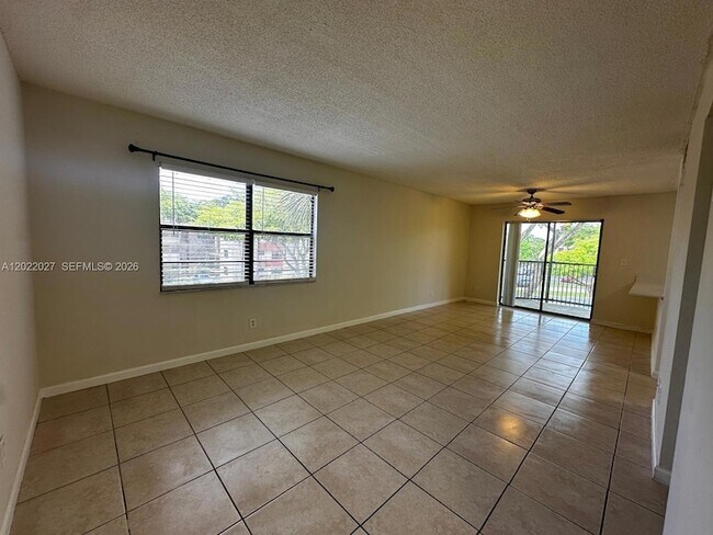 Building Photo - 3400 Foxcroft Rd