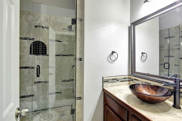 Building Photo - 9709 Lovers Ln