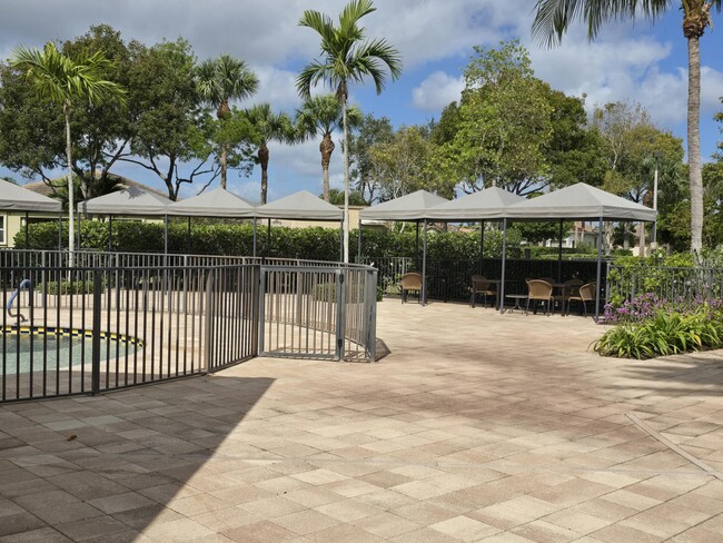 Building Photo - 9574 Tivoli Isles Blvd