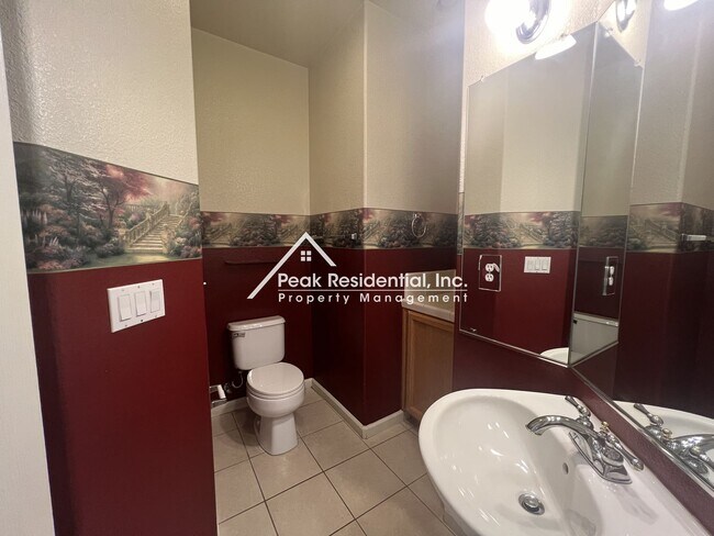 Building Photo - Spacious 4bd/3ba Folsom Home!