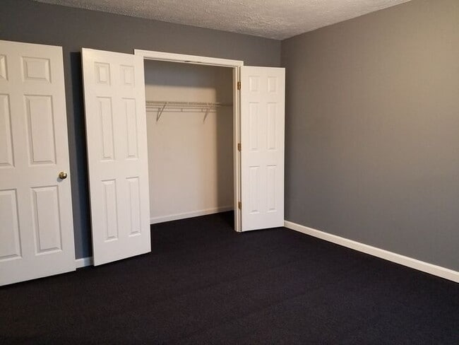 Building Photo - 3 Bedrooms 4 Bathroom House