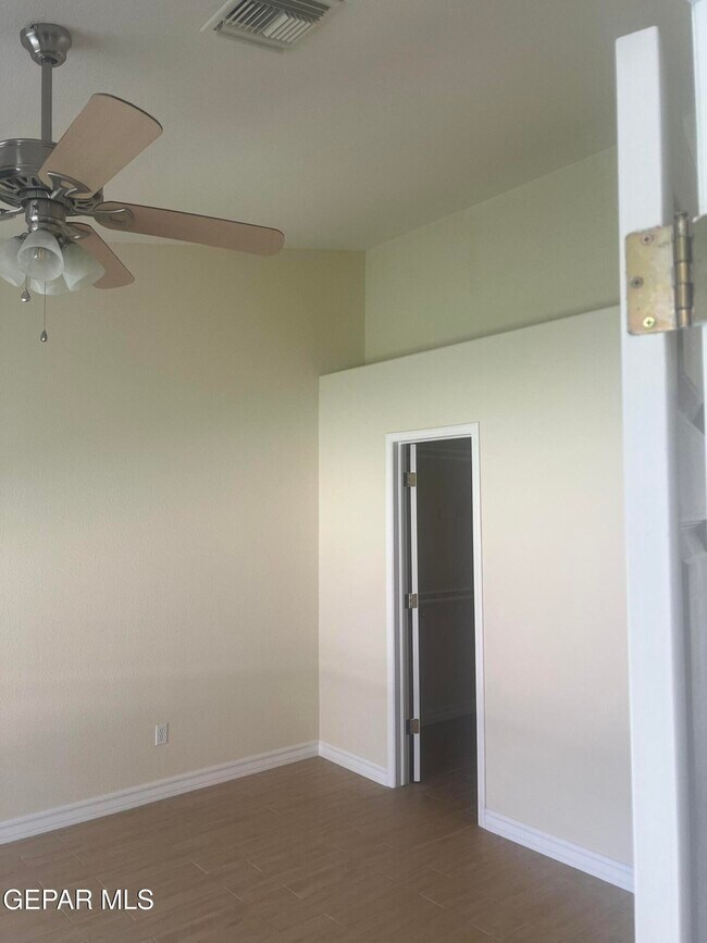 Building Photo - 7065 Tierra Roja St