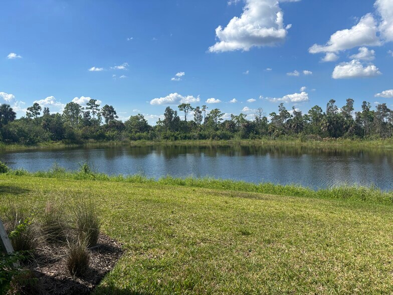 Building Photo - 14151 Heritage Landing Blvd