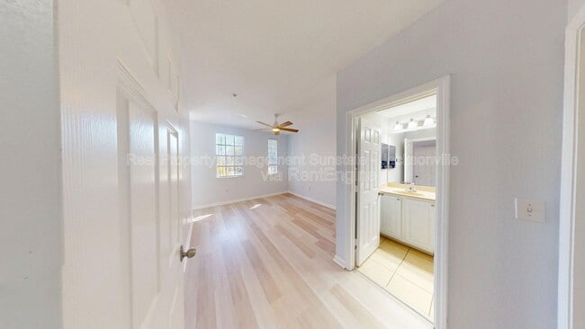 Building Photo - 10075 Gate Pkwy N