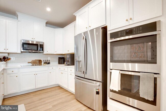 Building Photo - 4614 Olivine Dr