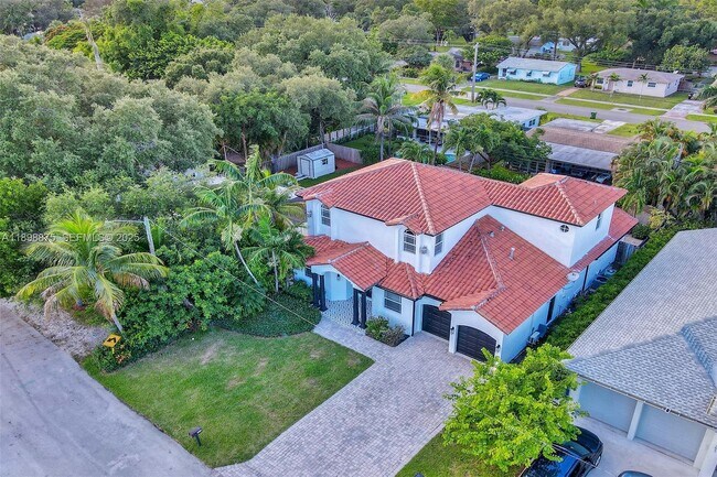 Building Photo - 1207 SW 21st St