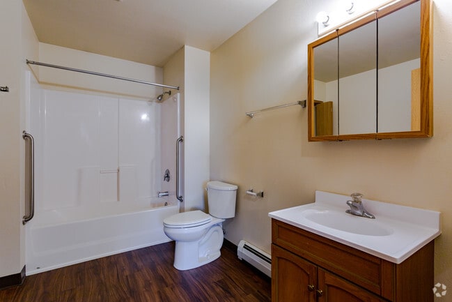 5BR, 2BA - Pop Warner Apartments