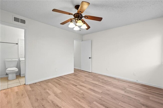 Building Photo - 579 Northridge Crossing Dr