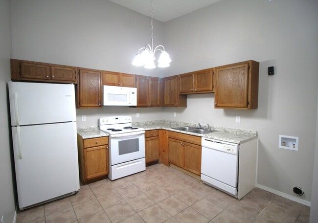 Building Photo - Move-In Ready 2-Bedroom Apartment - 1/2 Off First Month Rent!