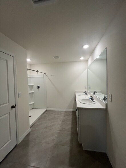 Building Photo - 8564 SW 46th Ter