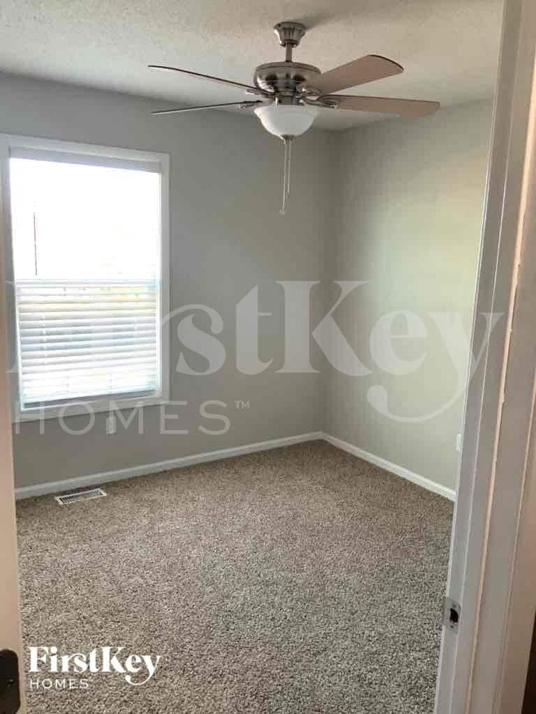 Building Photo - 7719 E 165th St