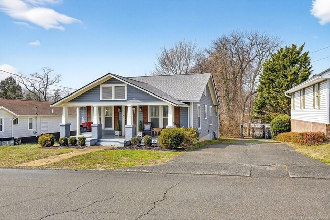 Building Photo - Historic Home