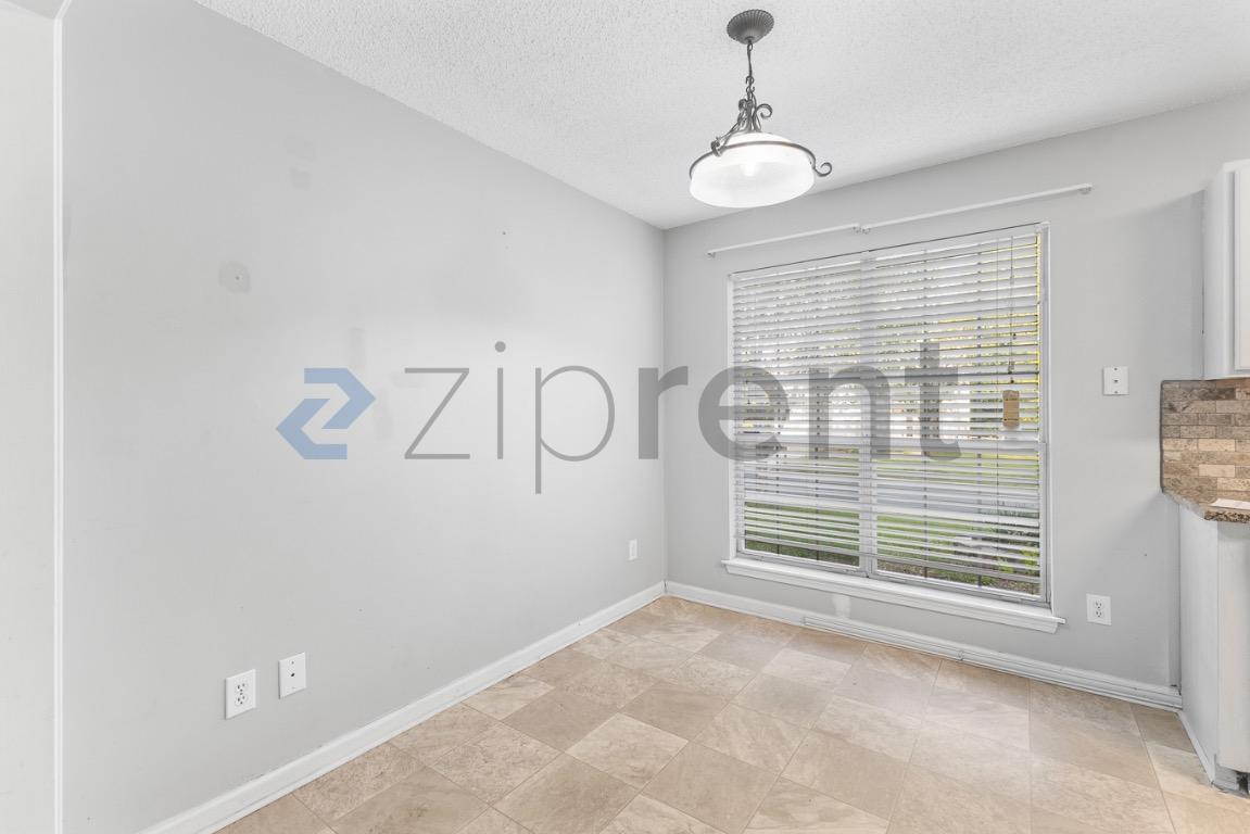 Building Photo - 922 Treasure Pl SW