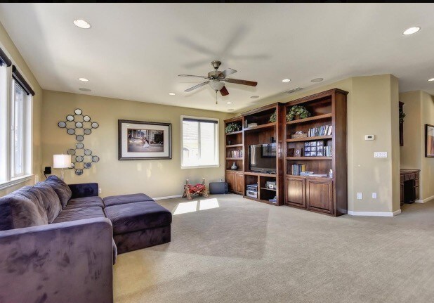 Building Photo - 922 Ruby Dr