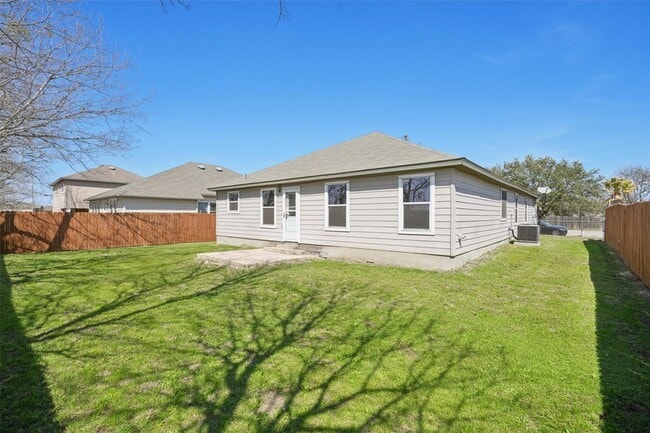 Building Photo - 410 S Water Ln