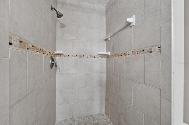 Building Photo - 4209 Brentwood Park Cir